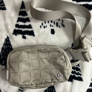 Lululemon belt bag